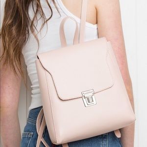 🚫SOLD🚫 Brandy Melville Buckle Pink Backpack